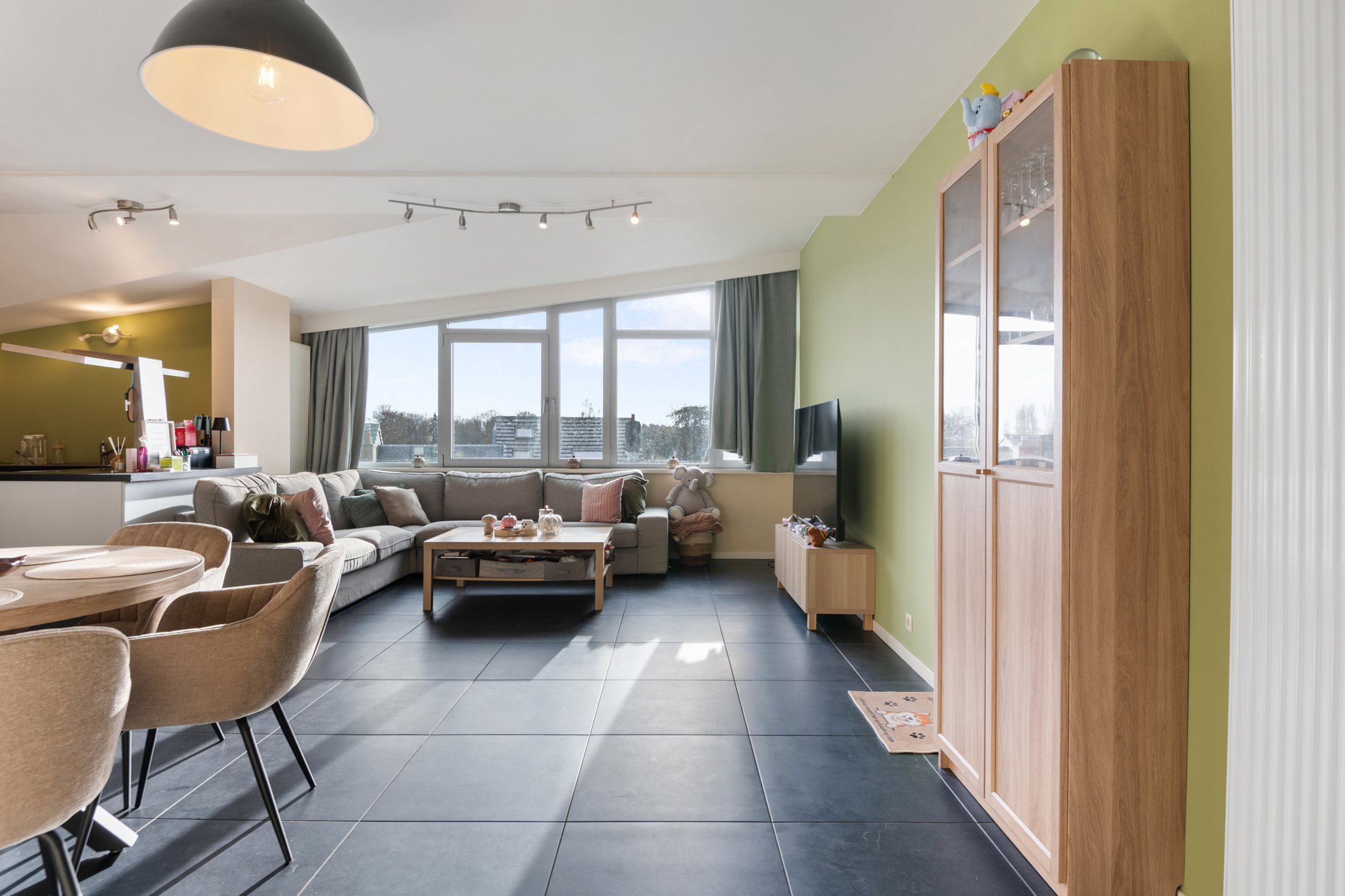 Zéér verzorgd en recent appartement met 2 slpk + ruim terras - foto 4