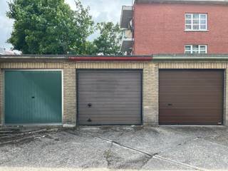 Een garage is altijd een mooie investering of handig voor je wagen, fietsen, buggy's of gewoon wat spullen.Centraal gelegen tussen Nieuwdreef en...