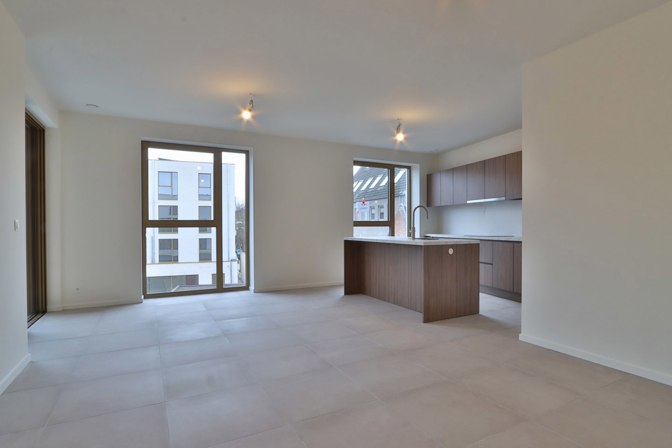 2 slpk BEN-appartement aan het station van Beveren!  - foto 2