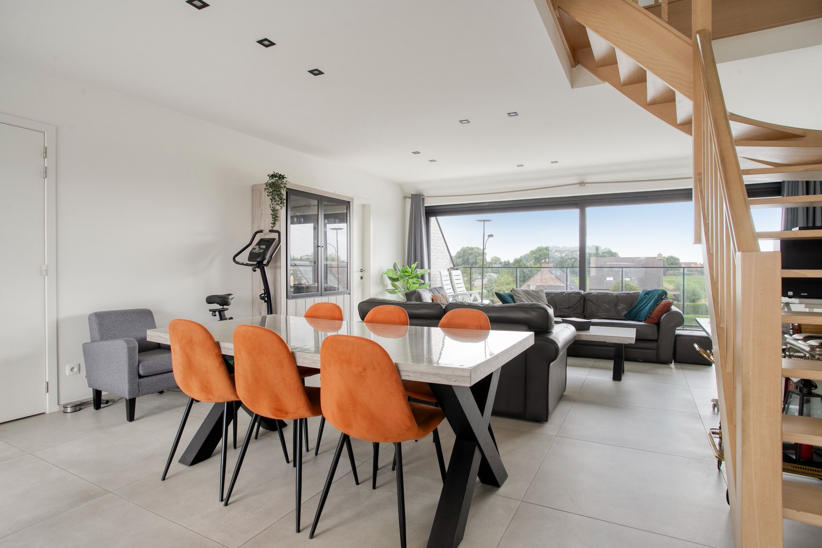 Ruim duplexappartement met 2 slaapkamers, 2 terrassen en garage in Ardooie - foto 4