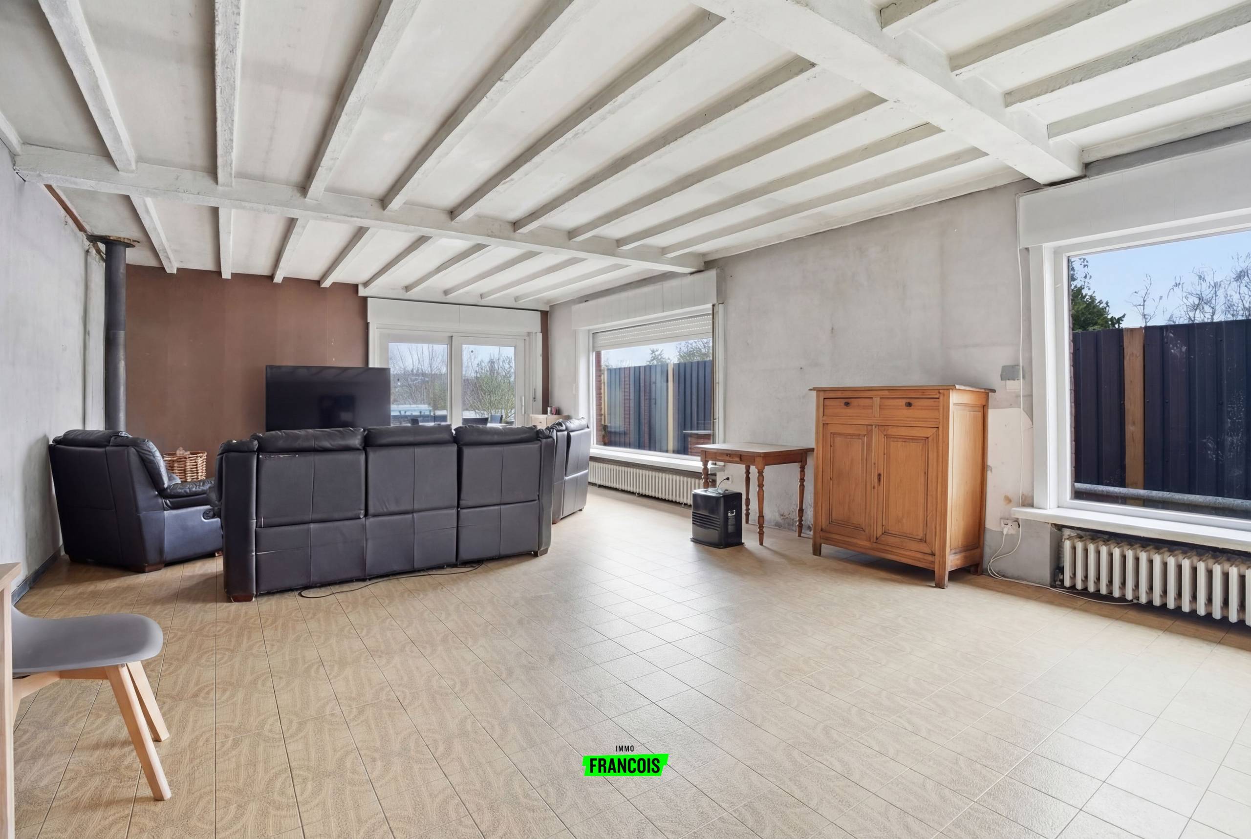 Ruime te renoveren rijwoning te koop in centrum Poperinge! - foto 5