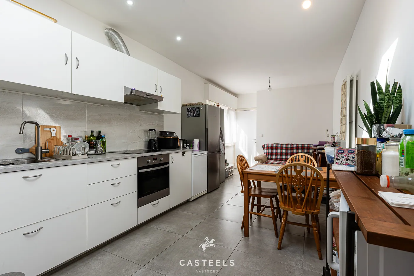 Gerenoveerd gelijkvloers appartement vlak bij Dampoort - foto 4