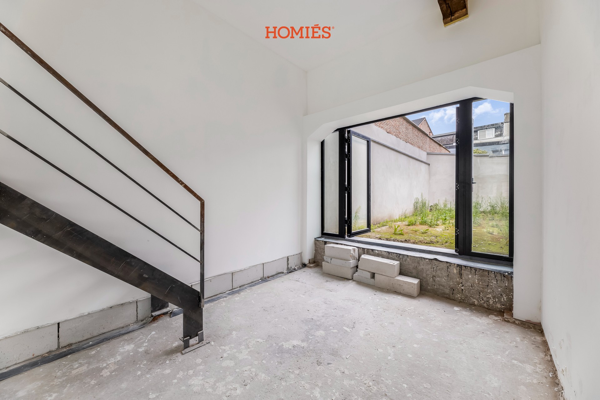 Ruime handelsruimte met veel lichtinval en stadstuintje - foto 5