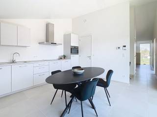 <strong>Laatste appartement te koop: instapklaar en interessant als investering</strong><br /><br />In de centraal gelegen buurt <strong>Leerlooierij in Zaventem</strong> is er nog <strong>slechts één appartement</strong> te koop. Grijp nu je kans op dit unieke 1-slaapkamerappartement in hartje Zaventem, gelegen in een groene en rustige omgeving met uitstekende bereikbaarheid.<br /><br />Het appartement heeft een <strong>speelse en functionele indeling</strong> dankzij de verschillende niveaus, wat zorgt voor een ruimtelijk en aangenaam woongevoel. Dankzij de <strong>centrale ligging in Zaventem</strong> vormt dit appartement de ideale woonoplossing voor <strong>(young) professionals, koppels of alleenstaanden</strong> die op zoek zijn naar comfort, groen en mobiliteit. Bovendien is het appartement aantrekkelijk geprijsd, wat het extra interessant maakt.<br /><br />Ook als <strong>investering in Zaventem</strong> is dit appartement een uitstekende keuze. Het biedt een <strong>interessant bruto huurrendement</strong> en bevindt zich in een regio met een grote en stabiele huurvraag, waardoor het appartement vlot verhuurbaar is.<br /><br />Sla nu je slag en koop dit allerlaatste appartement te koop in het project Leerlooierijstraat. Het appartement is afgewerkt en snel beschikbaar, ideaal voor wie onmiddellijk wil verhuizen of snel een huurrendement wil realiseren.<br />