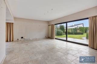 Square Estate presents this charming detached villa in need of renovation, ideally located in a sought-after residential area of Wemmel.The property...