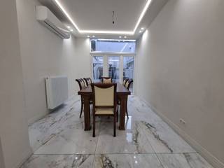 Lange Leemstraat 74 in 2018 Antwerpen presenteert een uitzonderlijke, high-class gerenoveerde stadswoning waar elegantie, comfort en...