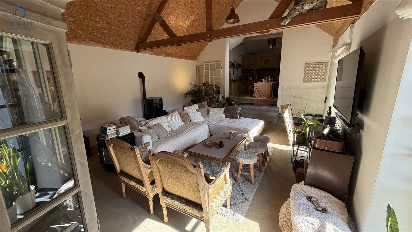UNIQUE RURAL FARM ON 8,035 M² A DREAM FOR HORSE LOVERS, LARGE FAMILIES &amp; ENTREPRENEURS - photo 4