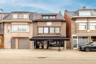 Duplex-appartement met 3 slaapkamers in hartje WestmalleIndeling:Woonkamer met aansluitende keuken, twee slaapkamers, badkamer en derder slaapkamer...