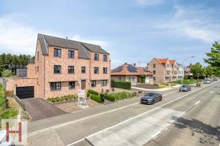 Exclusieve en unieke eigendom: Moderne, energiezuinige en luxueus afgewerkt penthouse met privatieve tuin, zwembad en volledig ingerichte poolhouse...