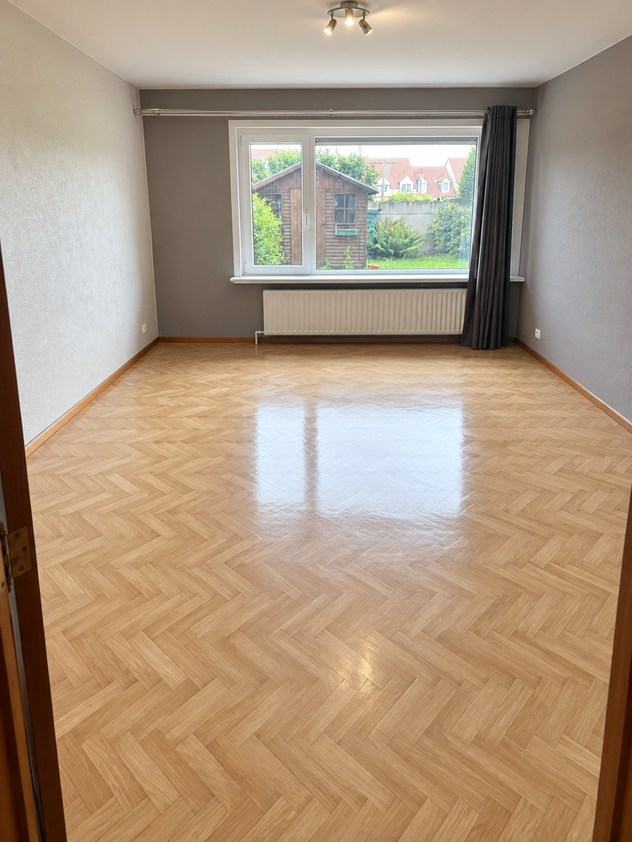 Volledig gerenoveerd 2-slaapkamers met grote tuin &amp; garage - foto 4