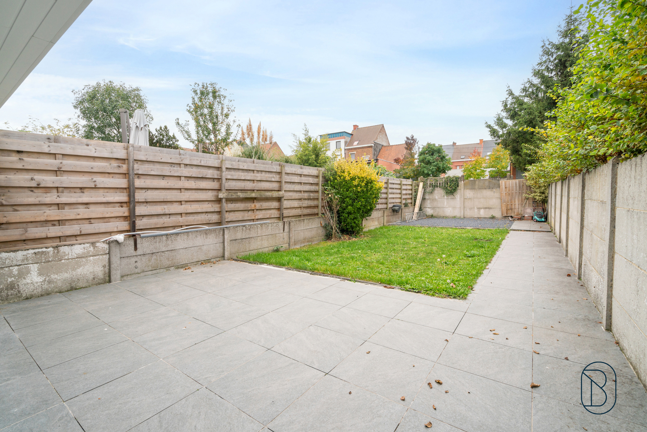 Instapklare gezinswoning met 5 slk, 2 bdk en tuin. - foto 4