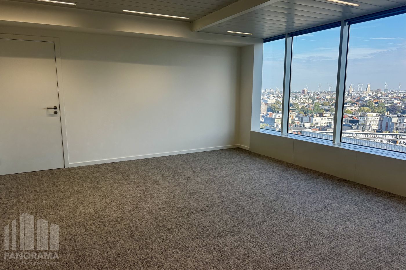MODERNE KANTOREN VAN 482 M² OP STRATEGISCHE LOCATIE IN ANTWERPEN - foto 4