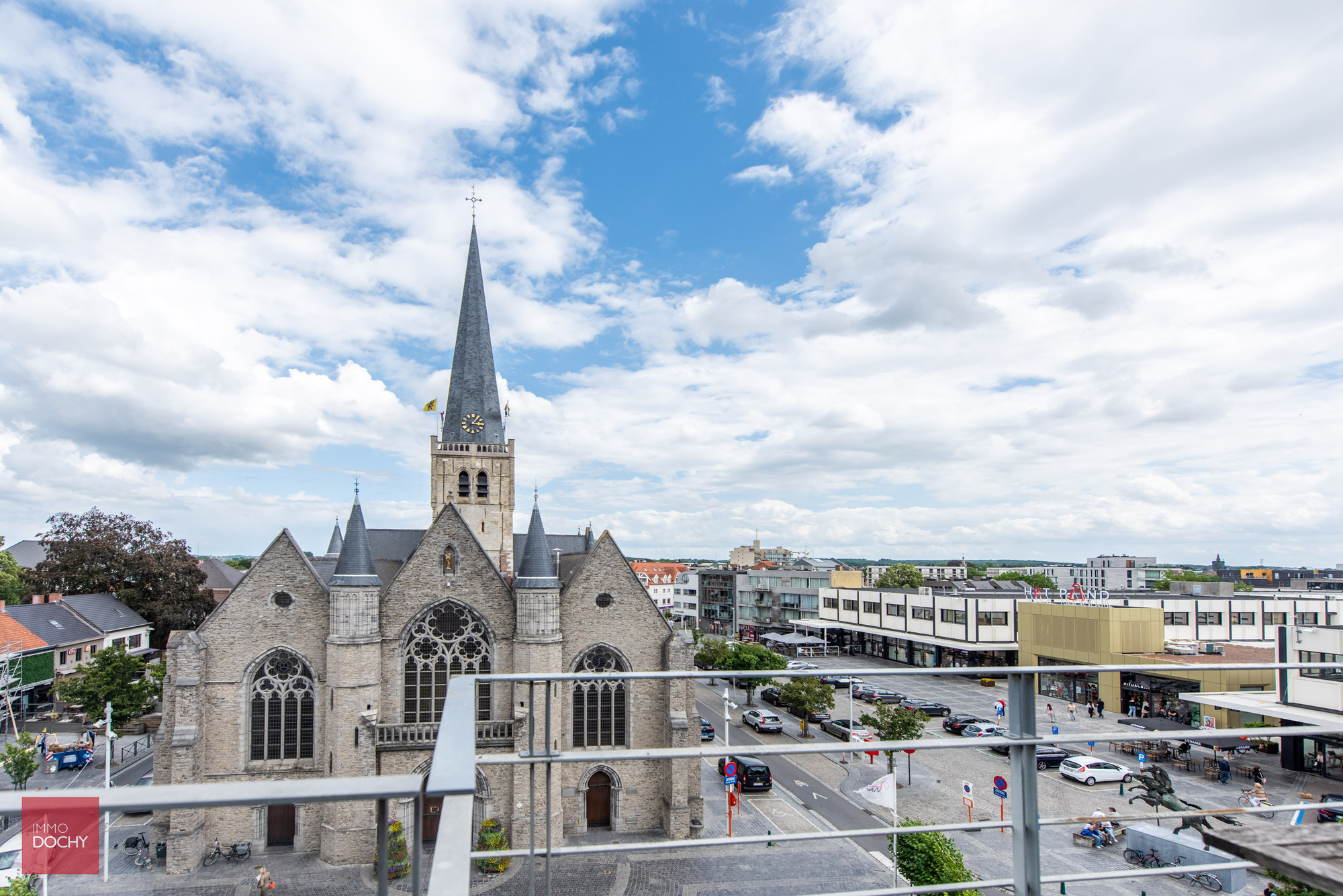 Heel ruim appartement op topligging met zicht op de markt - photo 5