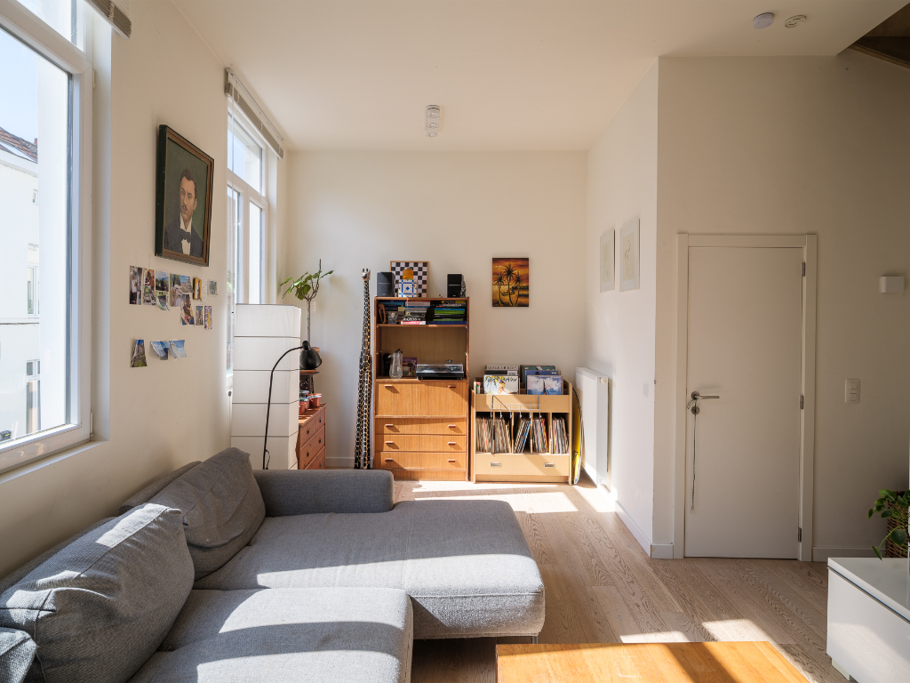 Hoekwoning met aangenaam volumespel, 3 slaapkamers, aparte fietsenberging en twee zongerichte terrassen, gelegen in de omgeving van Portus Ganda. - photo 4