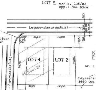 Bouwgrond voor open bebouwing in woongebied met landelijk karakter op een perceel van 4a93ca. Gelegen in een zeer rustige en familiale woonwijk...