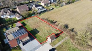 Droom je van het bouwen van je eigen woning op een rustige, maar centrale locatie? Dan is dit vlakke stuk bouwgrond in Wielsbeke precies wat je...