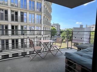 3 Slaapkamer appartement - terras - autostaanplaats Welkom in dit zeer comfortabel en goed ingedeelde hoek appartement met drie...