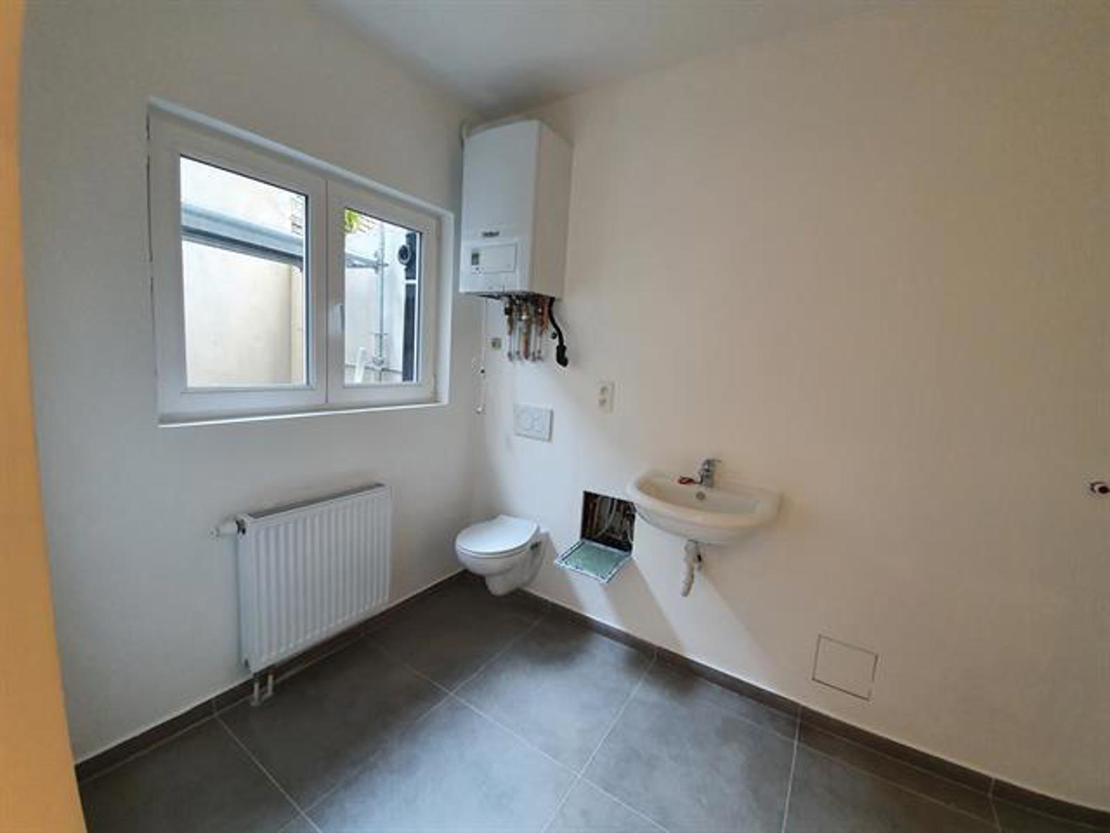 Handelsgelijksvloers in de buurt van Zuid-Station - foto 5