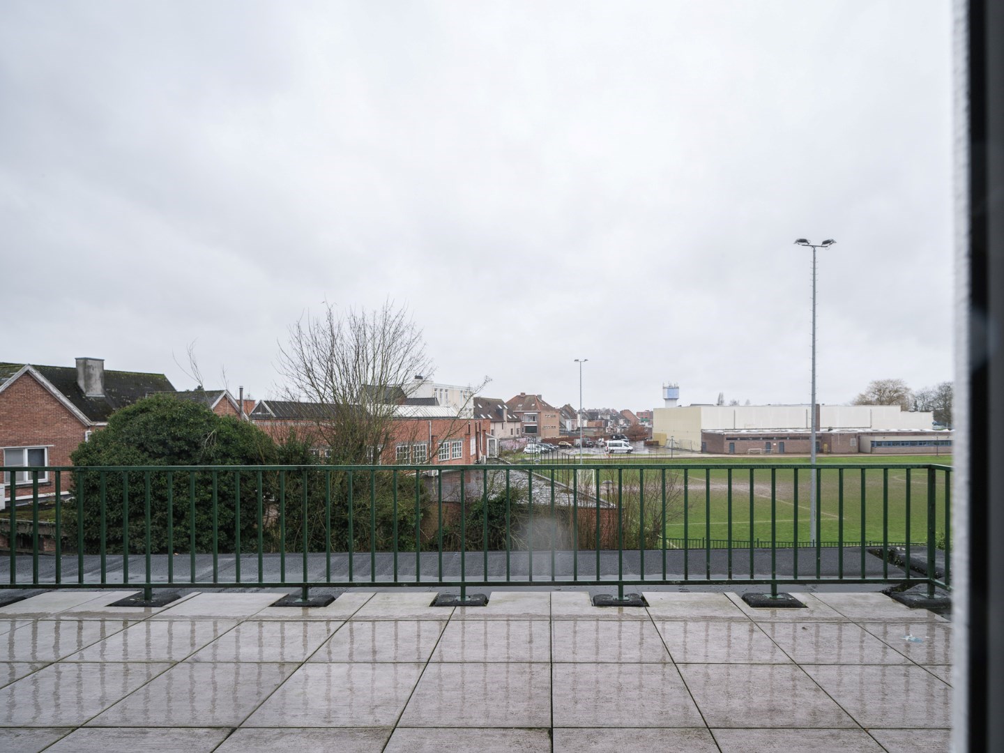 Gerenoveerd dakappartement met ruim zon-terras - foto 1