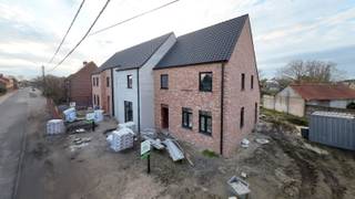 MONOResidentieel wonen in het rustige Bovekerke (op de kruising van Kortemark, Diksmuide en Koekelare) op een groot perceel met...