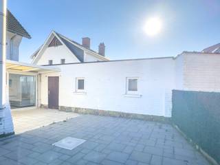 Voor meer informatie of een bezoek contacteer Anne De Block van OC Vastgoed: 0471 38 00 36 of anne@ocvastgoed.beDeze woning met topligging op twee...