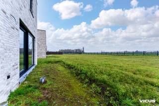 Nog 2 woningen en 1 bouwgrond te koop!Ontdek de perfecte harmonie tussen modern wonen en landelijke charme in onze nieuwe verkaveling in de...