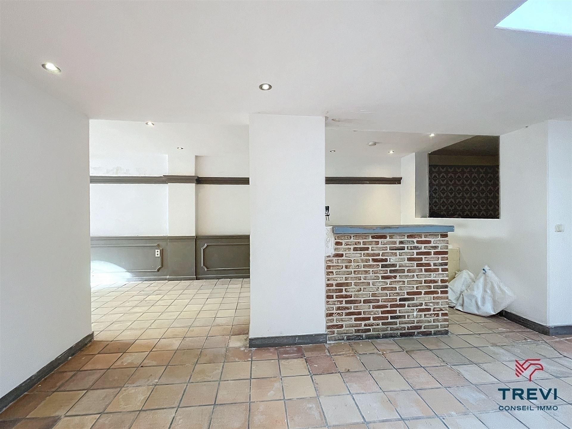 Belle maison de commerce avec un appartement - photo 3