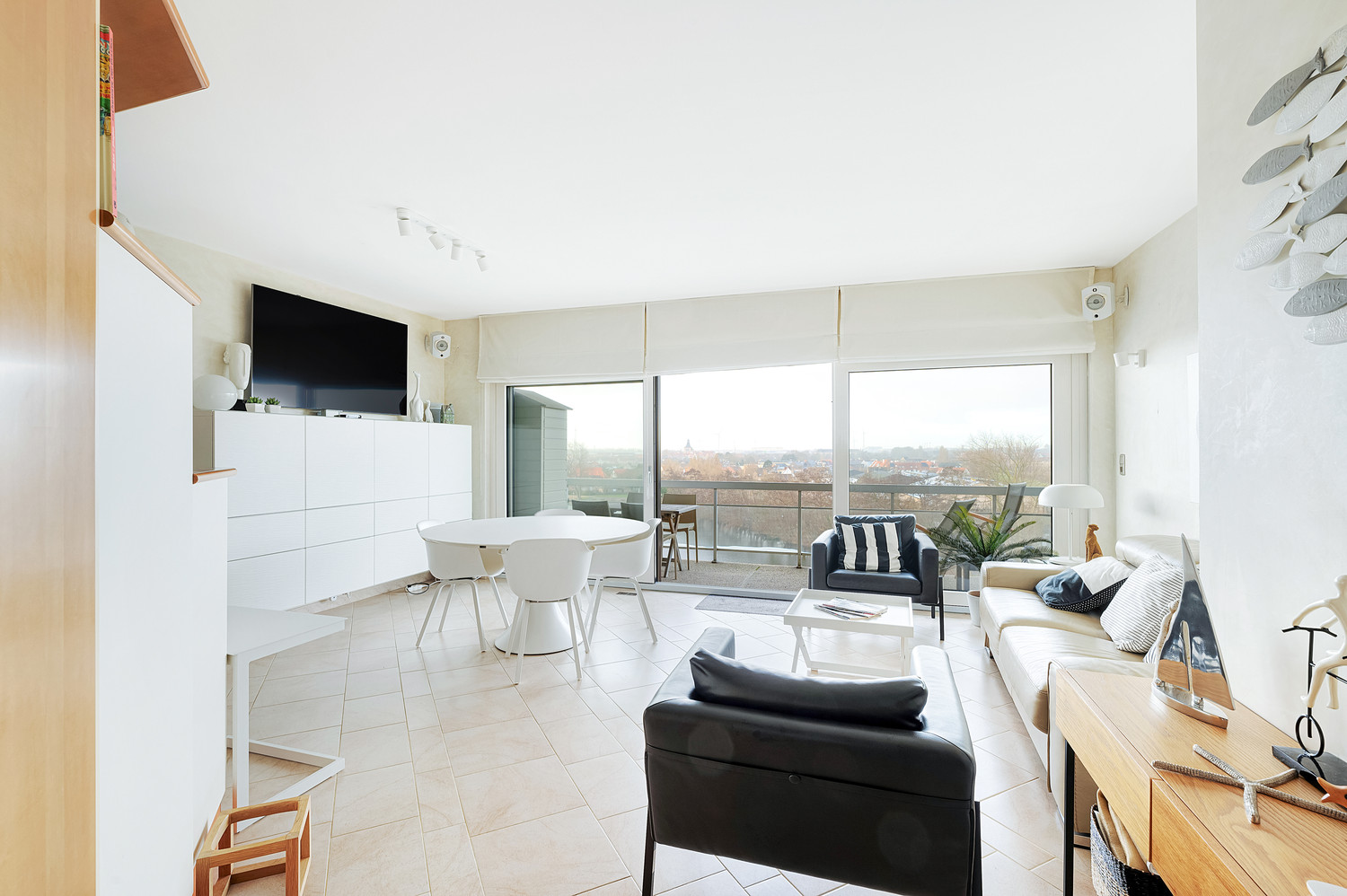 Zongericht ruim 2-slaapkamer appartement met prachtige zichten - foto 5