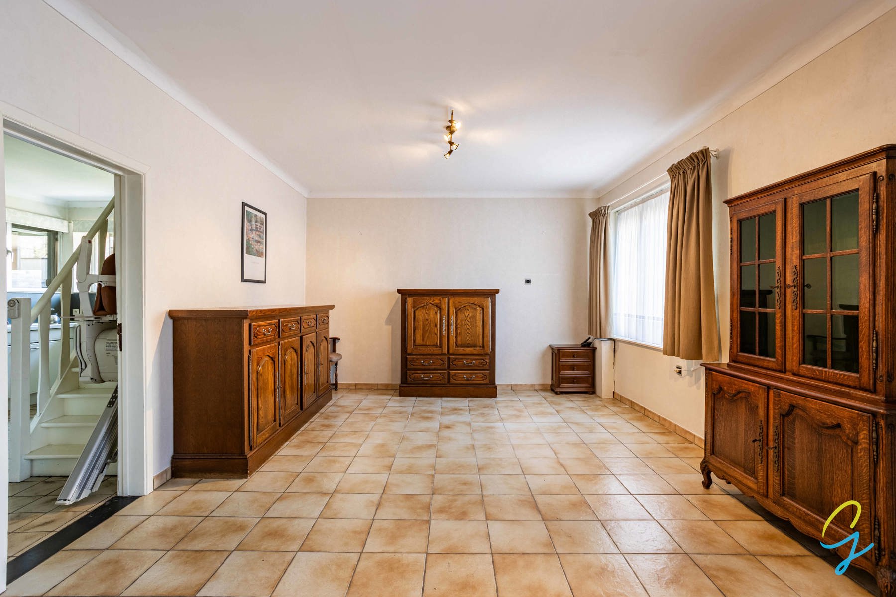 Ruime woning met 4 slaapkamers, garage en tuin te Moerzeke. - foto 4