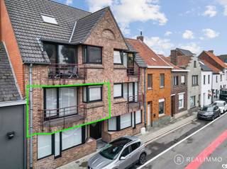 Bienvenue à la Résidence Koutermolen, une résidence de que 6 entités, bien entretenue et idéalement située dans le centre de Stasegem.Cet appartement...