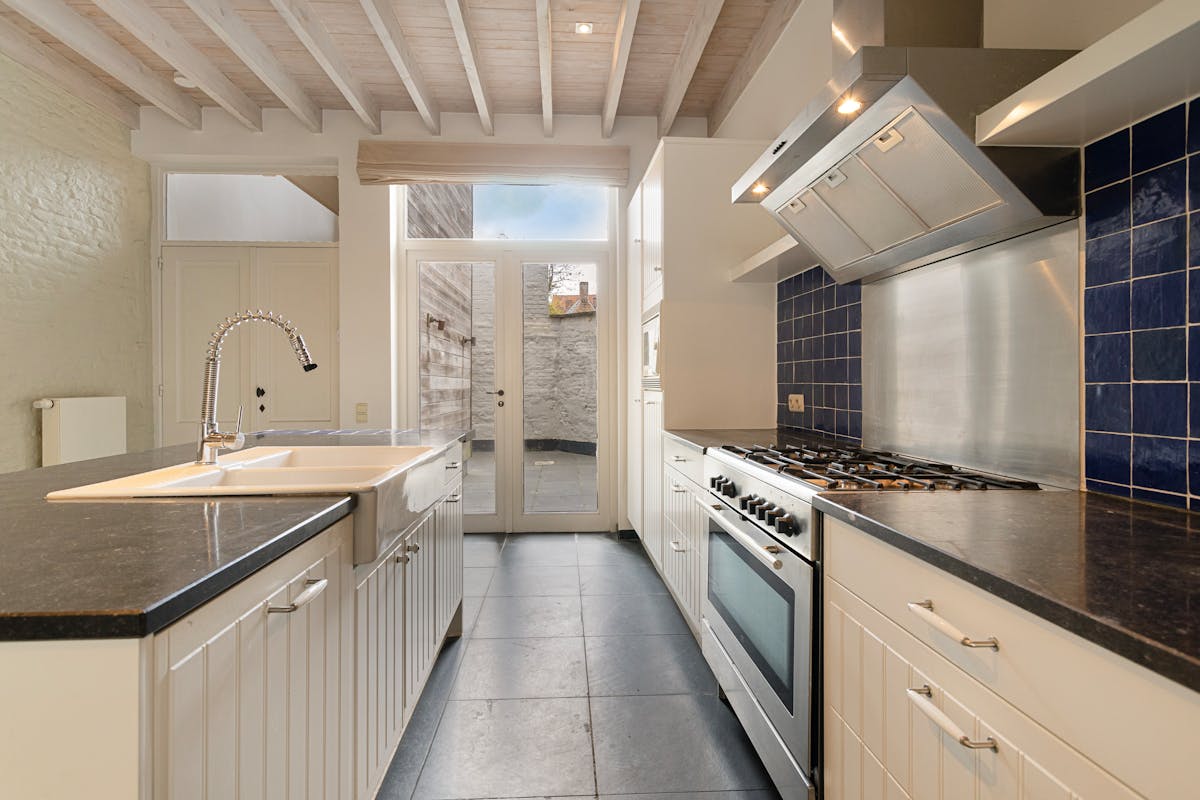 Uniek gerenoveerde herenwoning in Brugge met 3 slaapkamers - foto 4