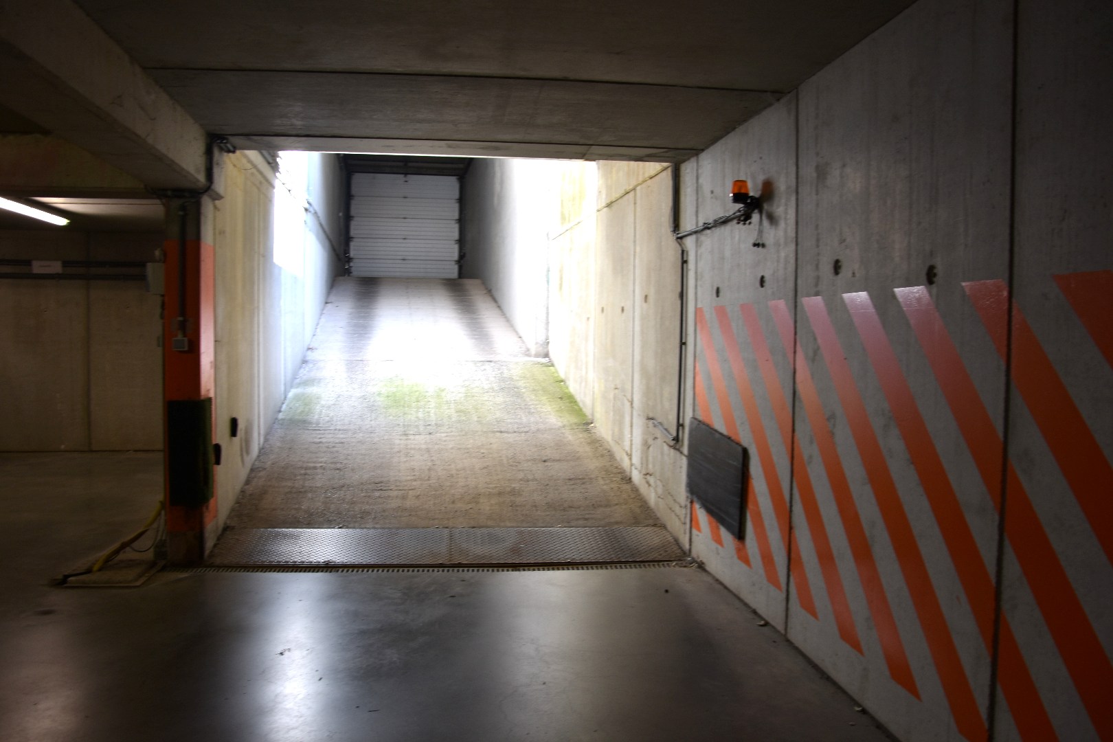 Place de parking à louer. - photo 5