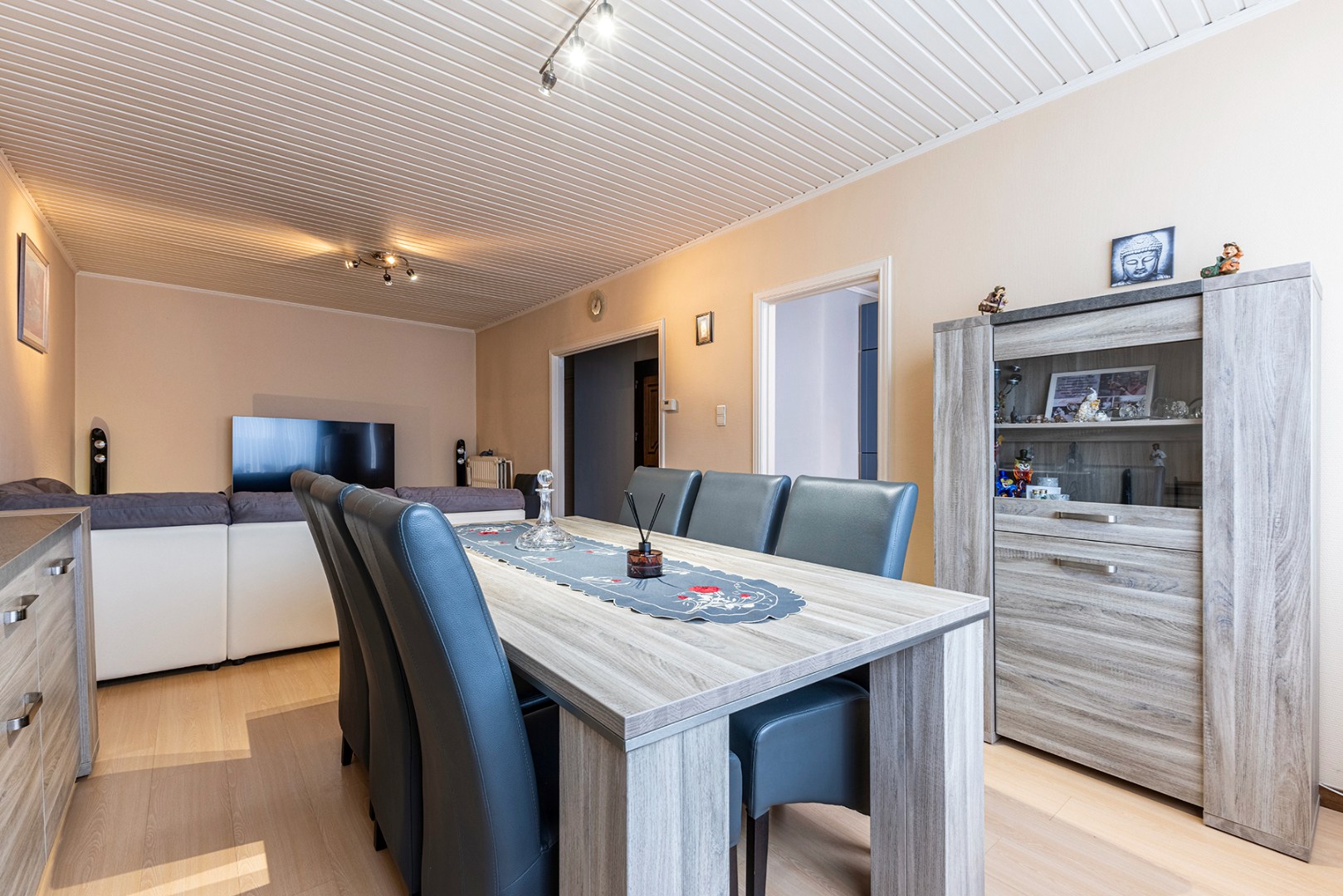 Appartement met terras (15m²) en 2 slaapkamers vlakbij Rivierenhof. - foto 3