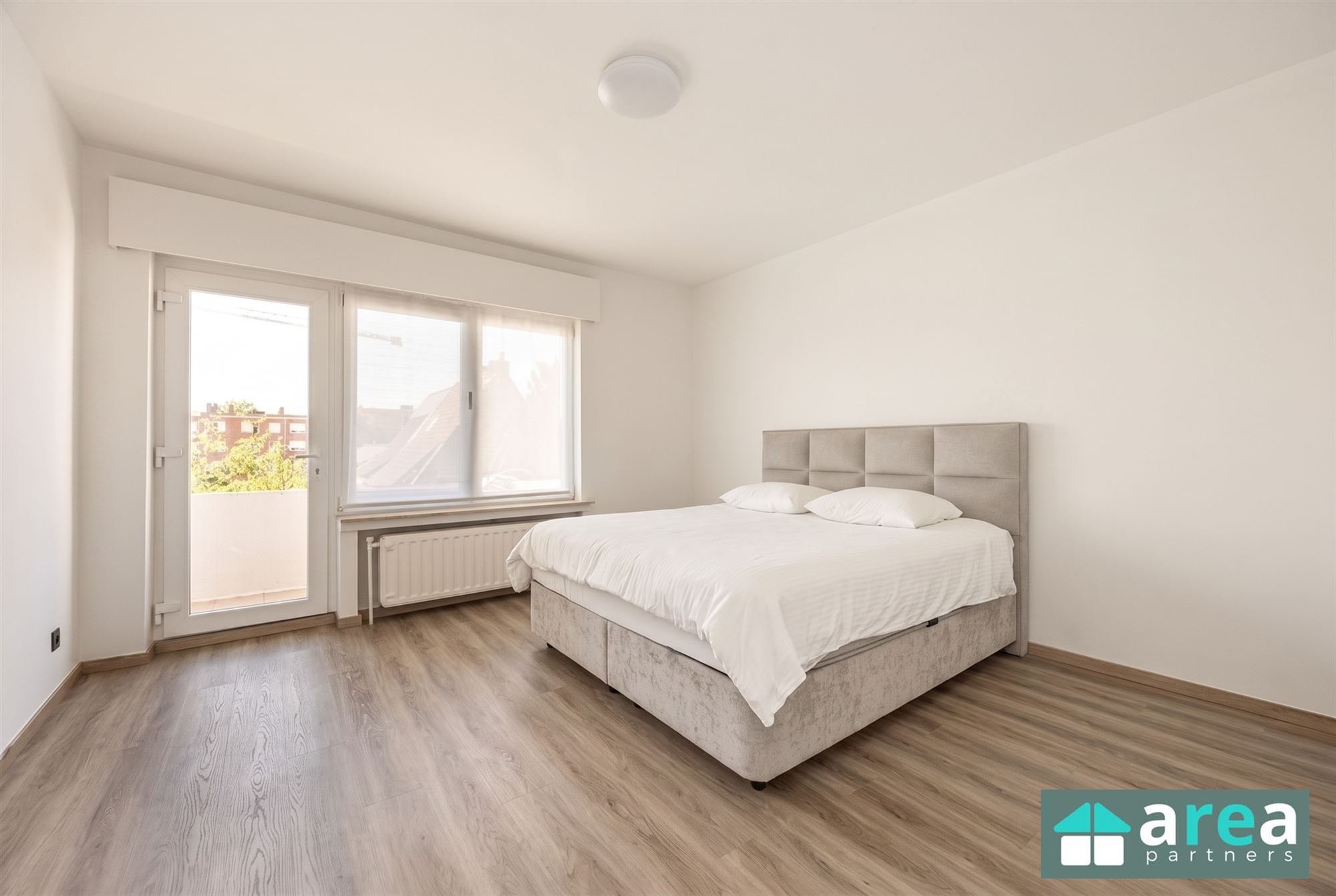 Lichtrijk appartement met 2slpk., terras én autostaanplaats! - foto 4