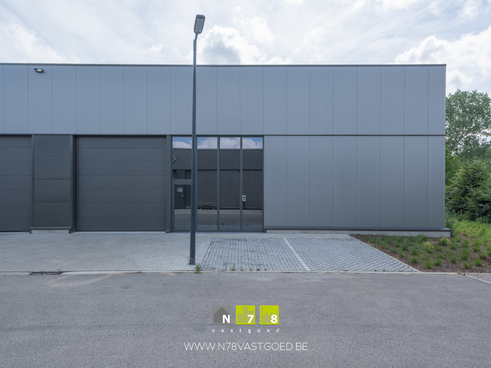 Commercial for sale in Maaseik