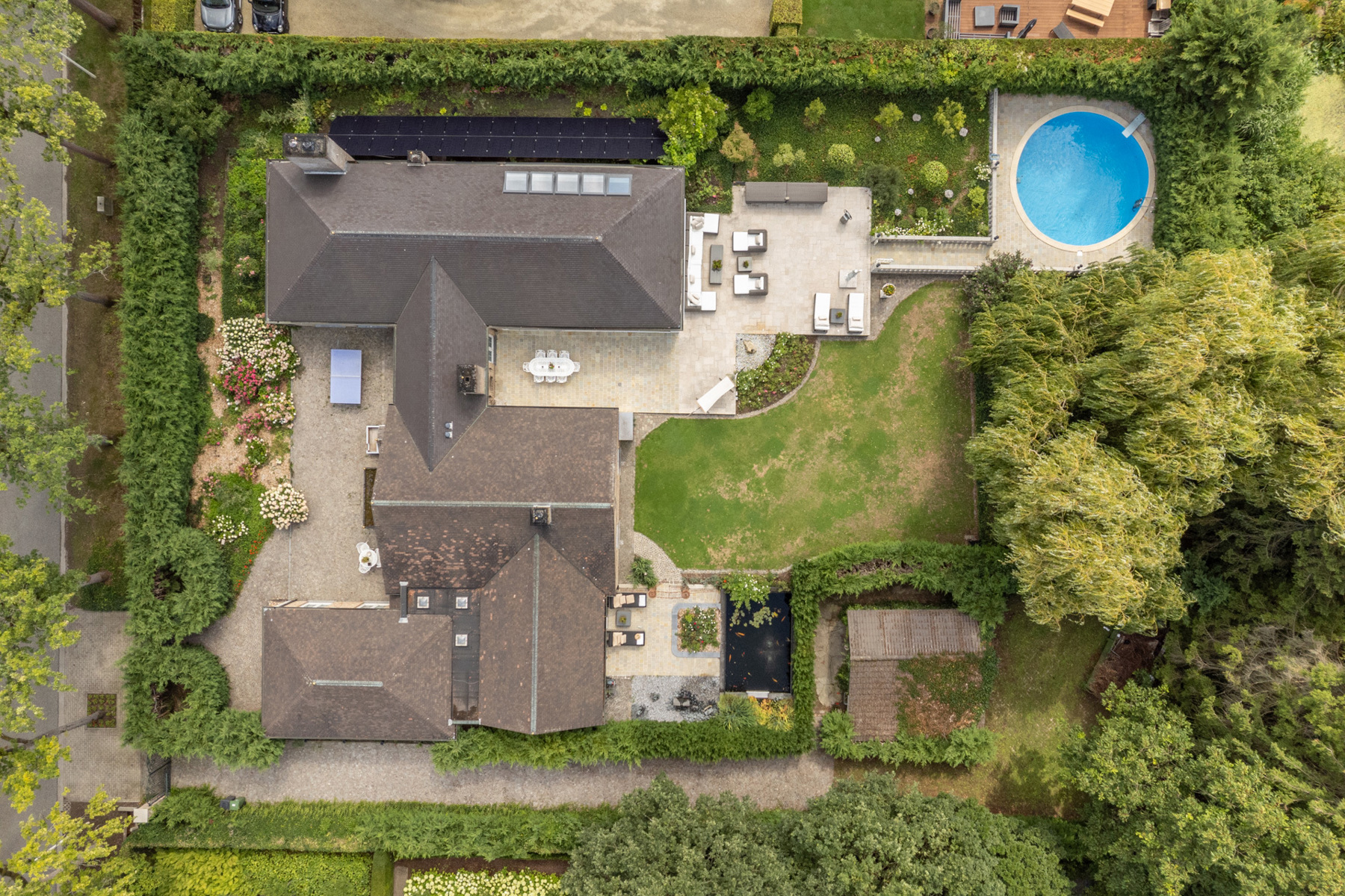 Exclusieve laagbouwvilla met binnen-en buitenzwembad - foto 3