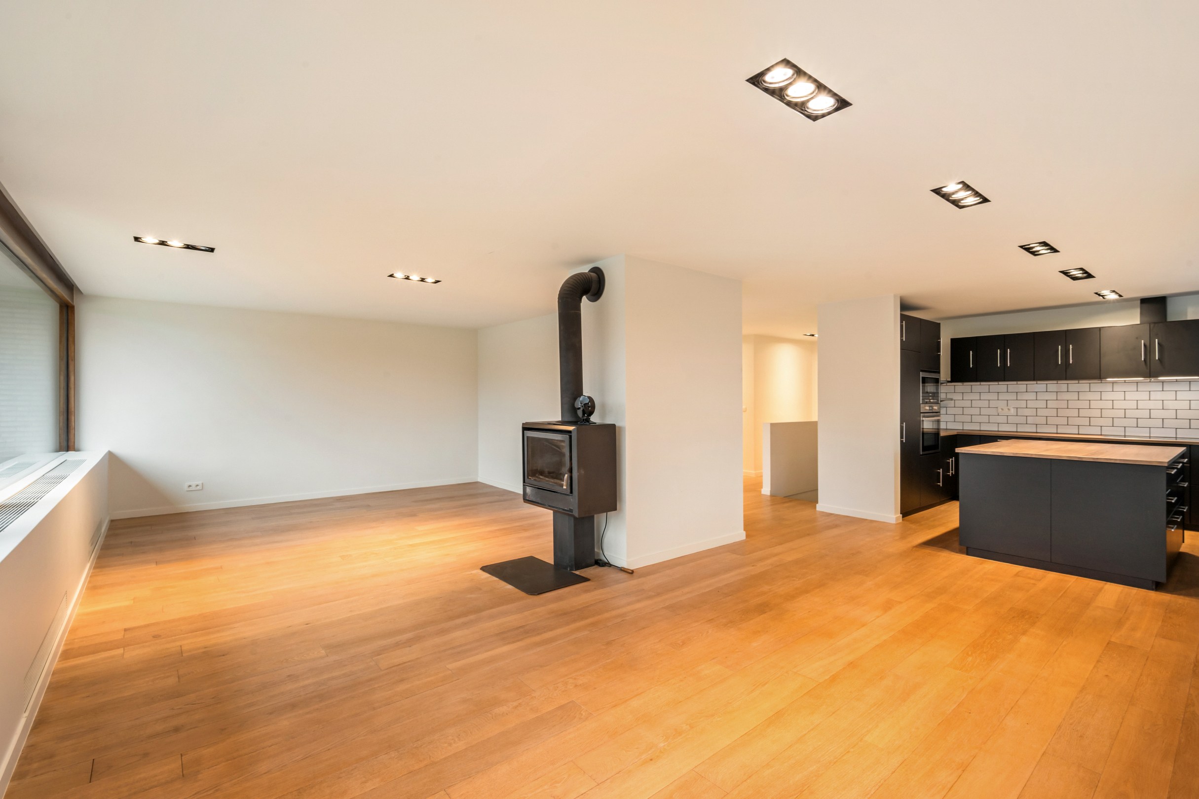Villa avec étage de vie surélevé sur un magnifique terrain de 1 100 m² dans un quartier résidentiel à Hasselt. - photo 4