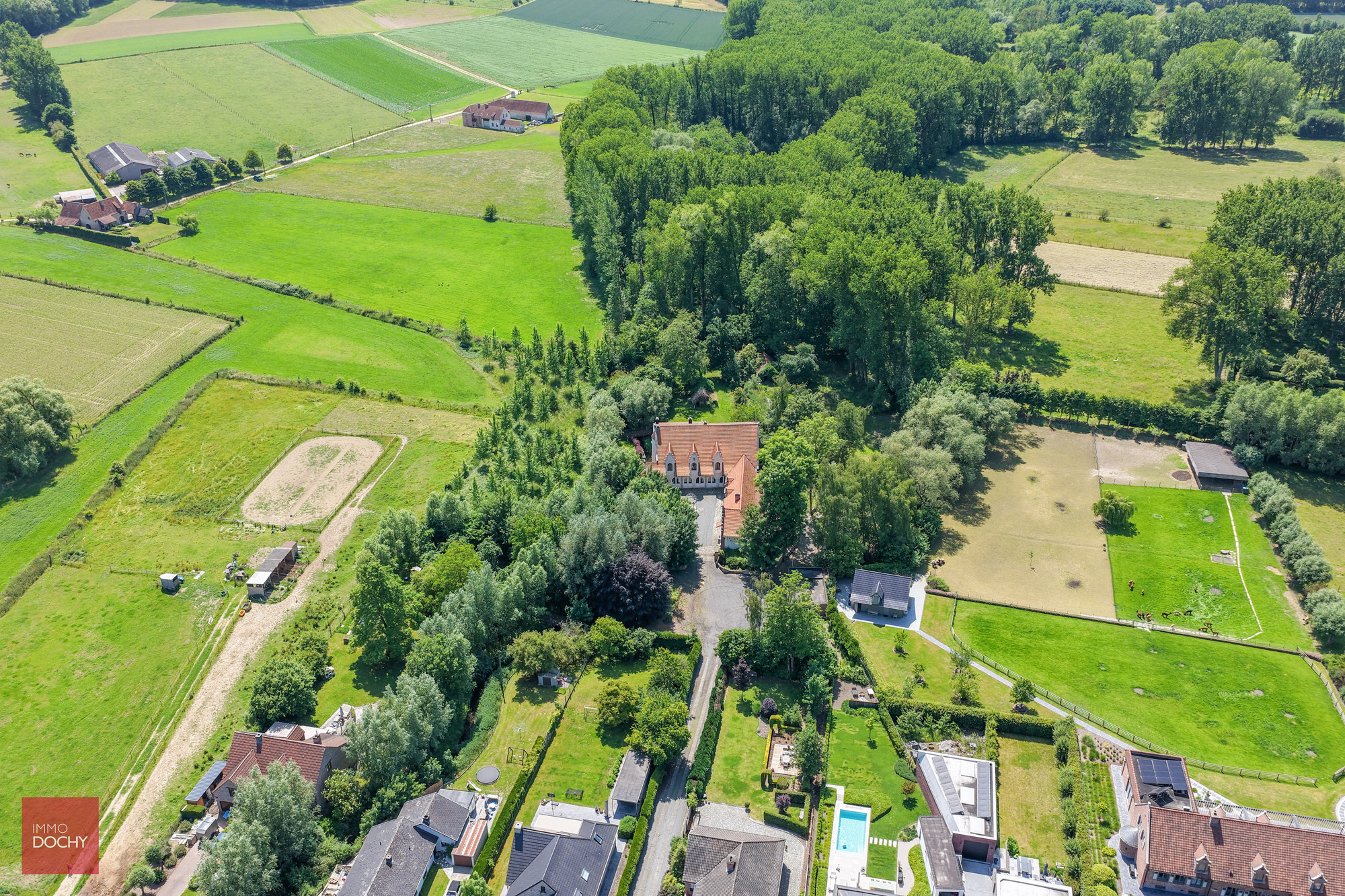 Landelijk en rustig gelegen handelscomplex met woonst - foto 1