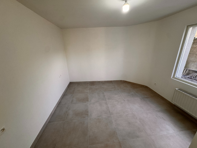 --- NIEUW --- Gerenoveerd gelijkvloers appartement met privaat terras - foto 5