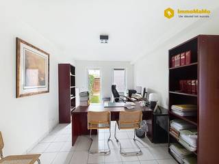 Op een vlot bereikbare locatie in Destelbergen, aan de Admiraalstraat 81A bus 1, bevindt zich dit veelzijdige en instapklare kantoor- of...