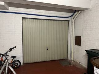 Garagebox te huur in zijstraat van de markt van Oudenaarde.Problemen met het vinden van parking in Oudenaarde? Dan is deze garagebox iets voor jou om...