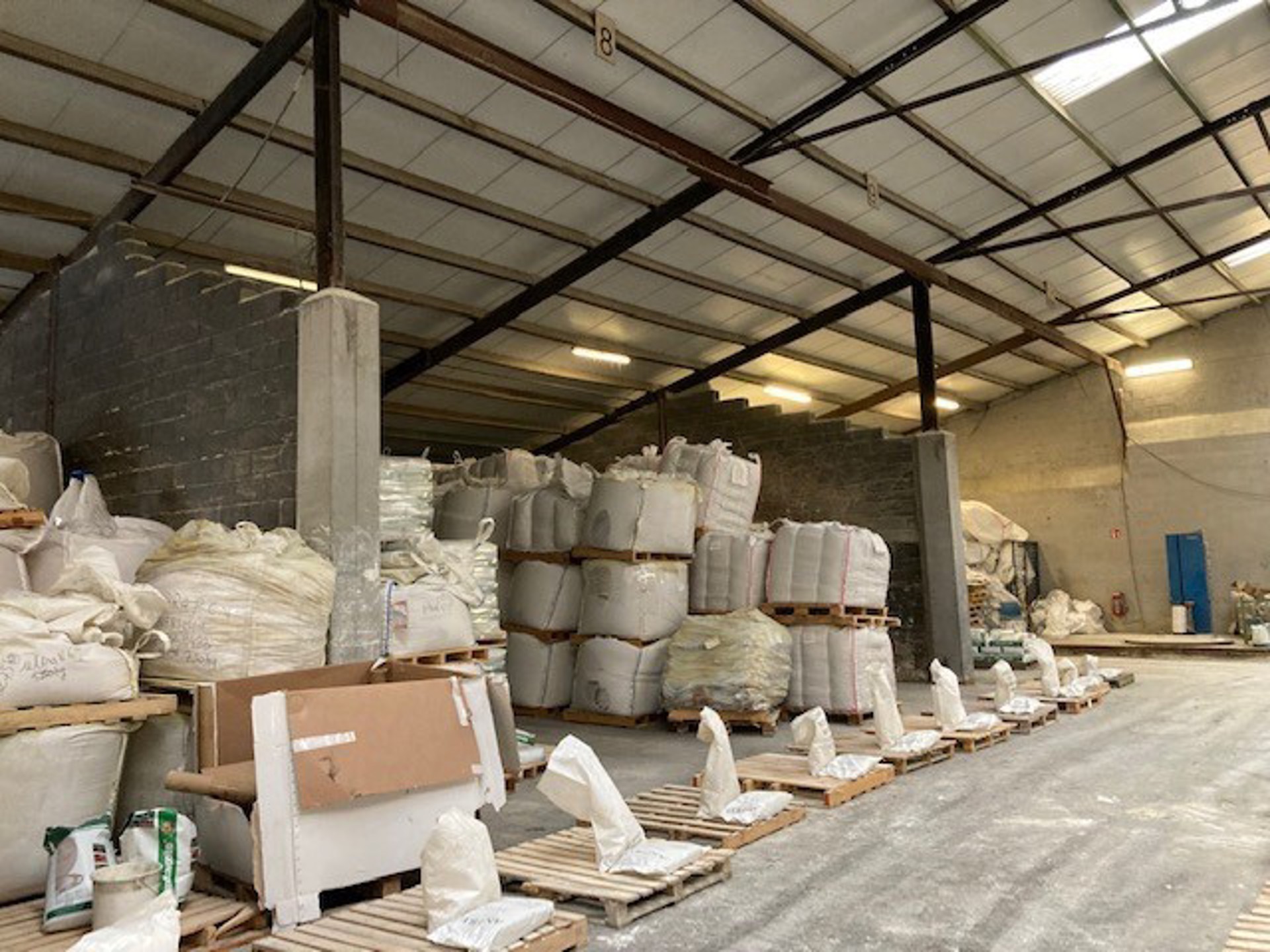 Commercial à louer à Saint-Nicolas - photo 2