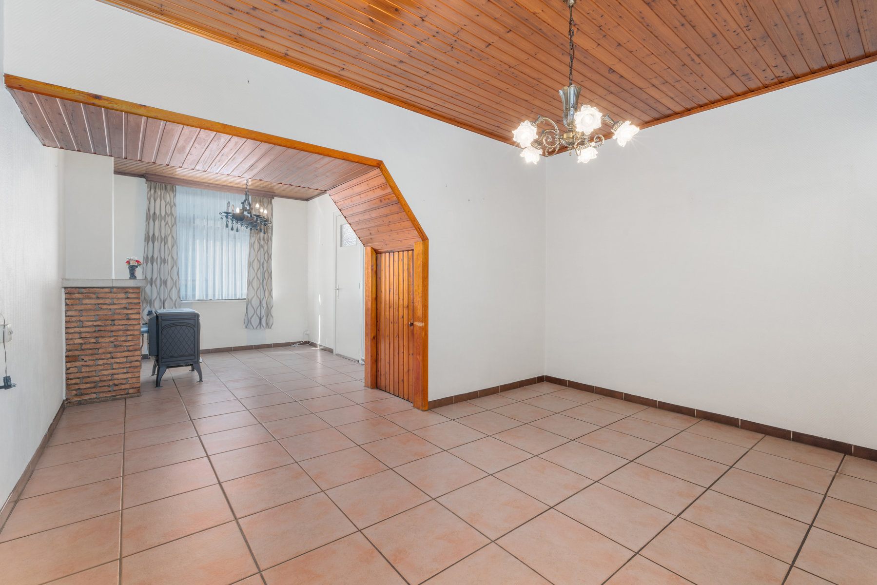 Half vrijstaande woning met fietspoortje en tuin - foto 5