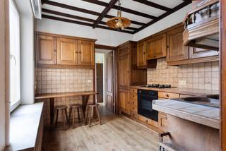 <strong>Appartement met tuin te Heide!</strong> Het appartement is voorzien van 2 slaapkamers, dichtbij het station, winkels, horeca en openbaar vervoer. Dit appartement bestaat uit een grote leefruimte, 2 slaapkamers,mogelijke dressing, keuken, berging, badkamer en een tuin. €40 vaste kosten voor water.<br />Contacteer ons kantoor voor een bezoek.