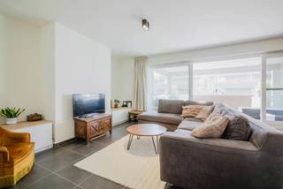 LiggingDit appartement is rustig gelegen in de Stokt te Oostakker en geniet van een vlotte verbinding naar Gent en de belangrijkste invalswegen. In...