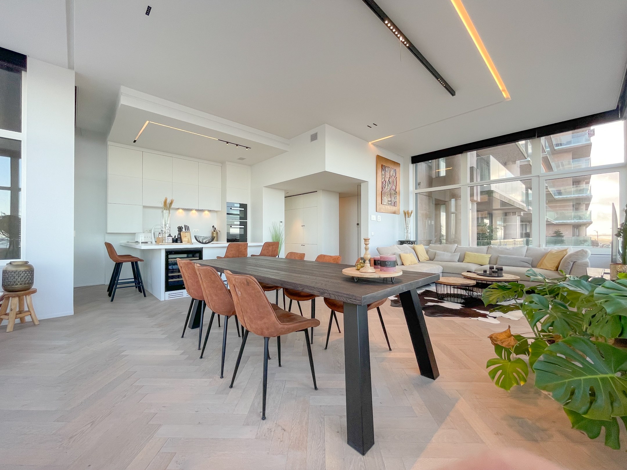 Uitzonderlijk, luxueus afgewerkt hoekappartement met frontaal zeezicht. - foto 5