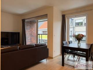 Dit mooi appartement is gelegen in het centrum van Herenthout en combineert een vlotte bereikbaarheid met een modern wooncomfort!Het appartement...