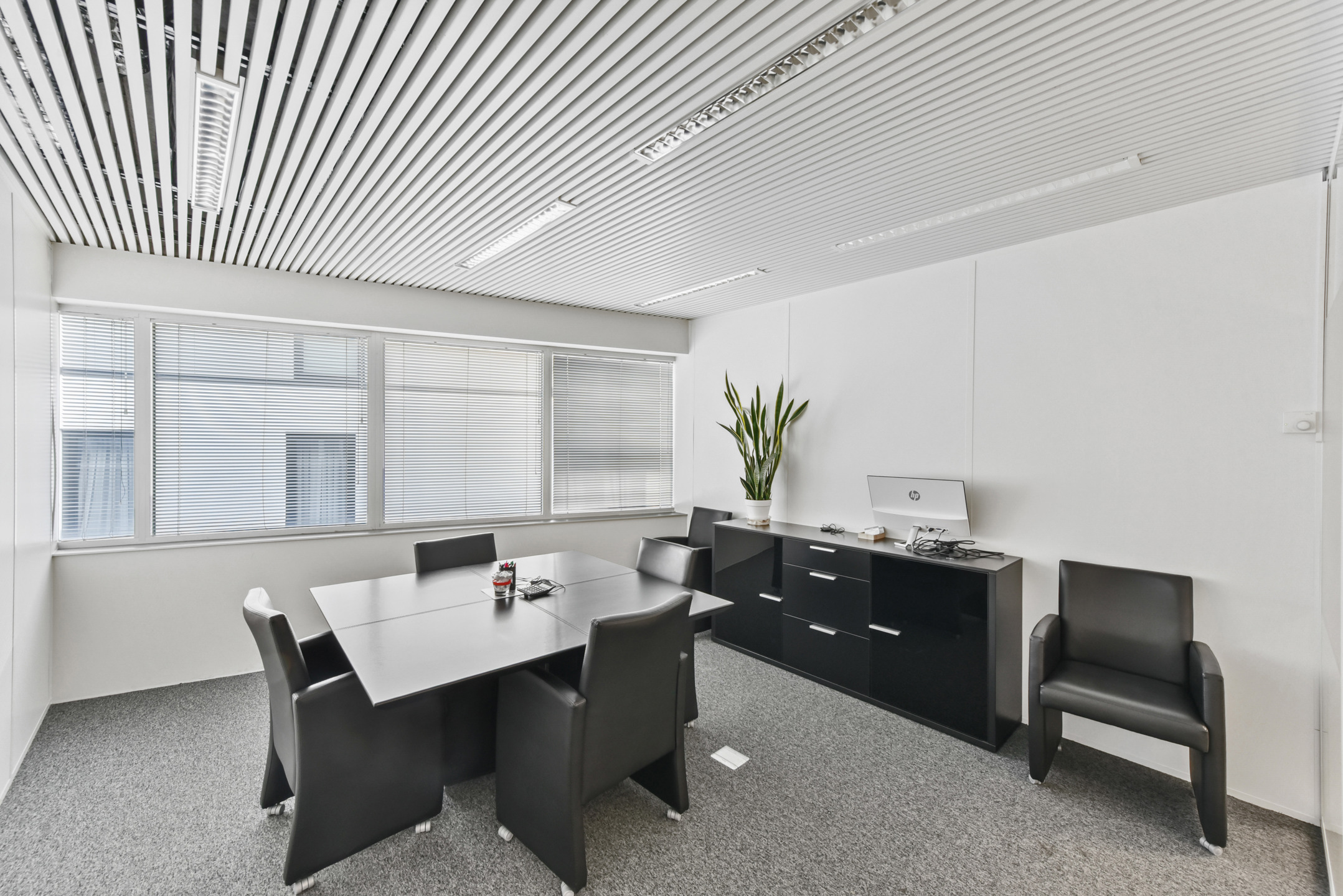 MULTIFUNCTIONEEL GEBOUW TE KOOP - DILBEEK - foto 4