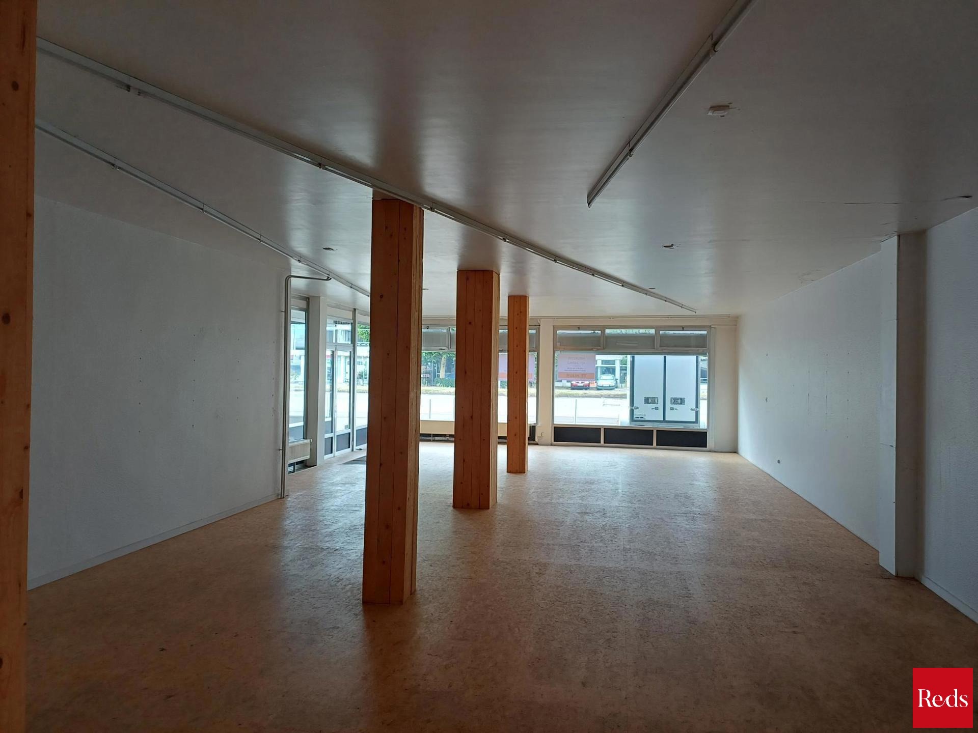 commercieel gelijkvloers op goede ligging ( 115m²) - foto 4