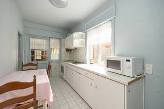 Te renoveren woning met 2 ruime slaapkamers op een groot perceel van 1082m² in één van de mooiste straten te Mol Ezaart. EPC 742 kWh/m² Label...